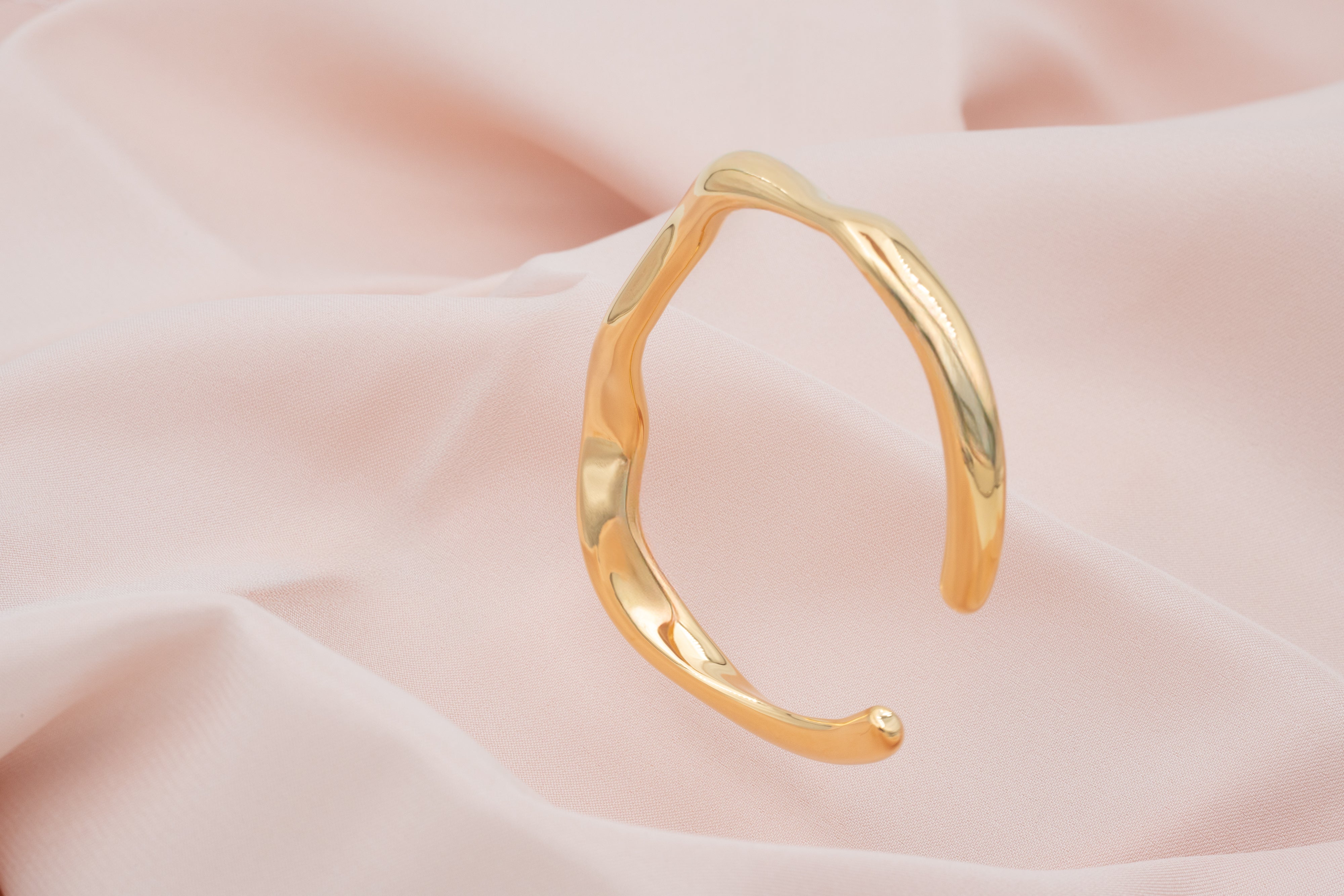 Sculpted Glow Cuff
