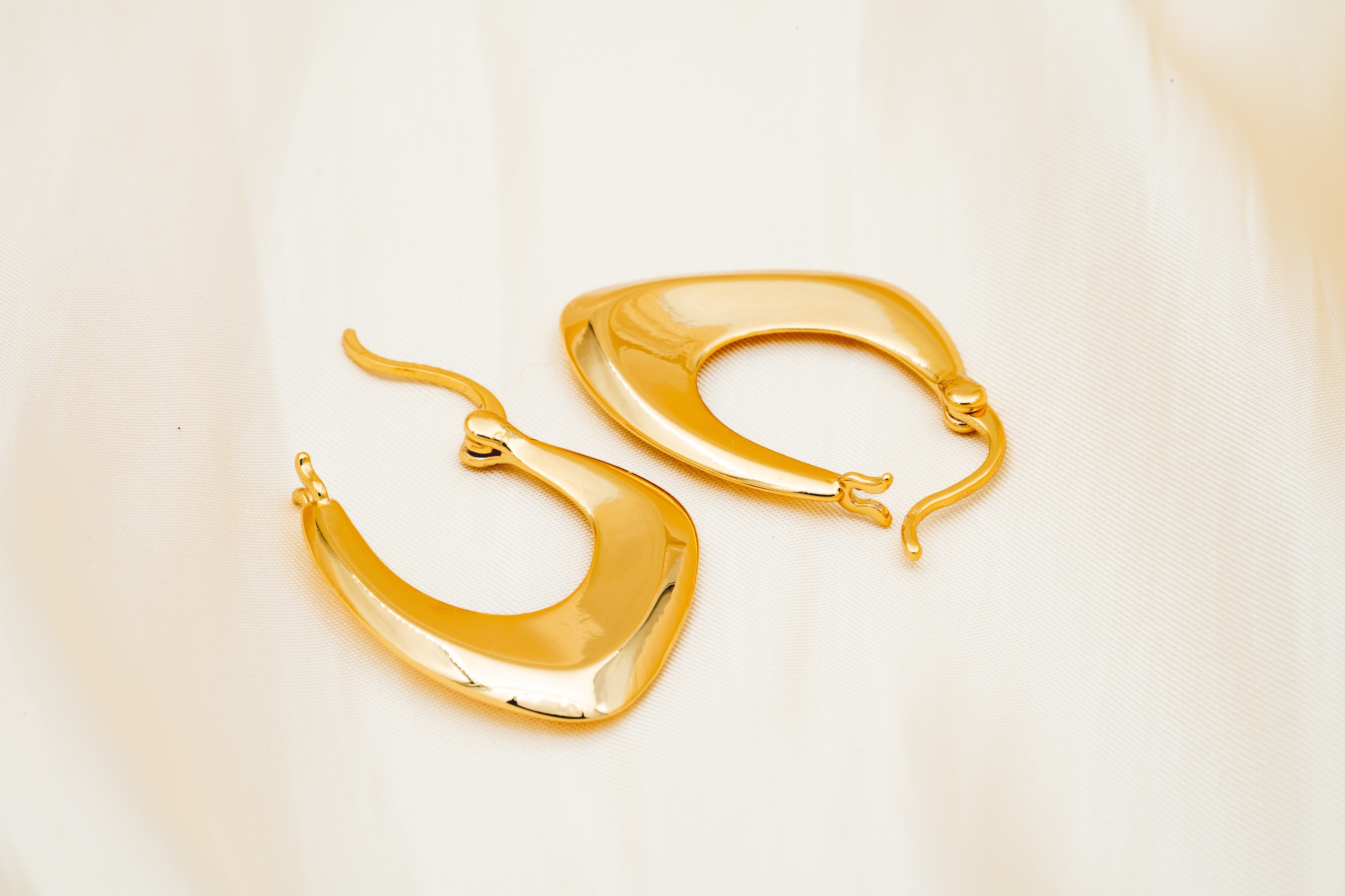 Dual-Tone Minimalist Hoop Earrings