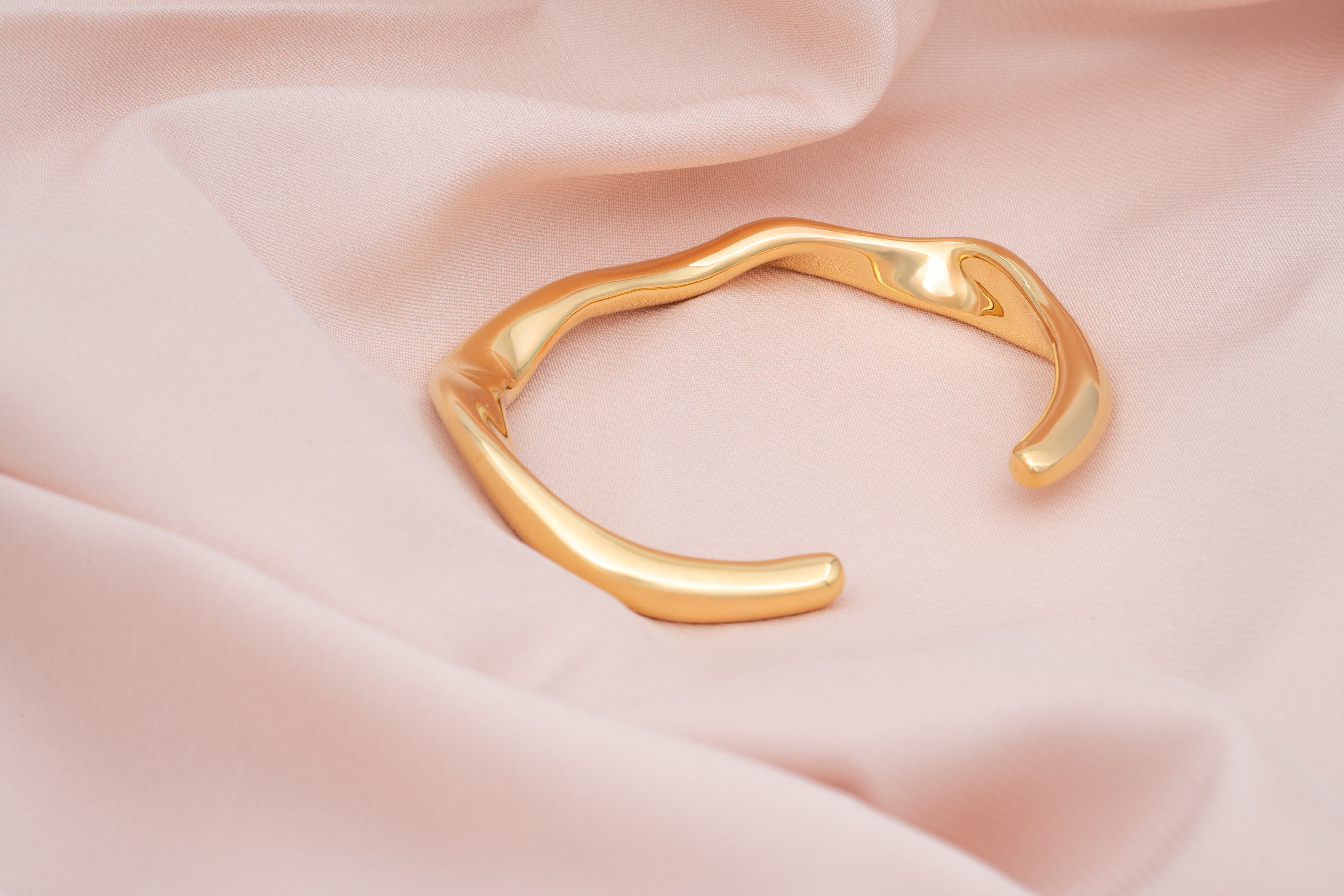 Sculpted Glow Cuff